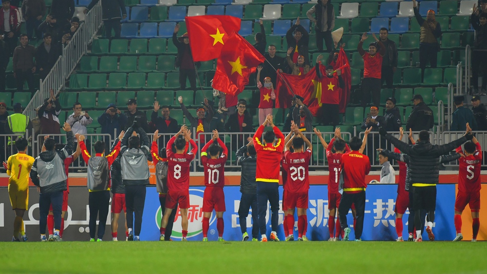 Thắng kịch tính U20 Qatar, U20 Việt Nam vỡ òa cảm xúc - Ảnh 15.