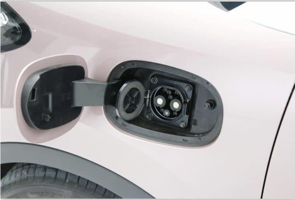 Cận cảnh mẫu ô tô điện giá siêu rẻ sở hữu nhiều trang bị và tính năng thú vị, sẵn sàng tới tay khách hàng ngay trong tháng này - Ảnh 6.