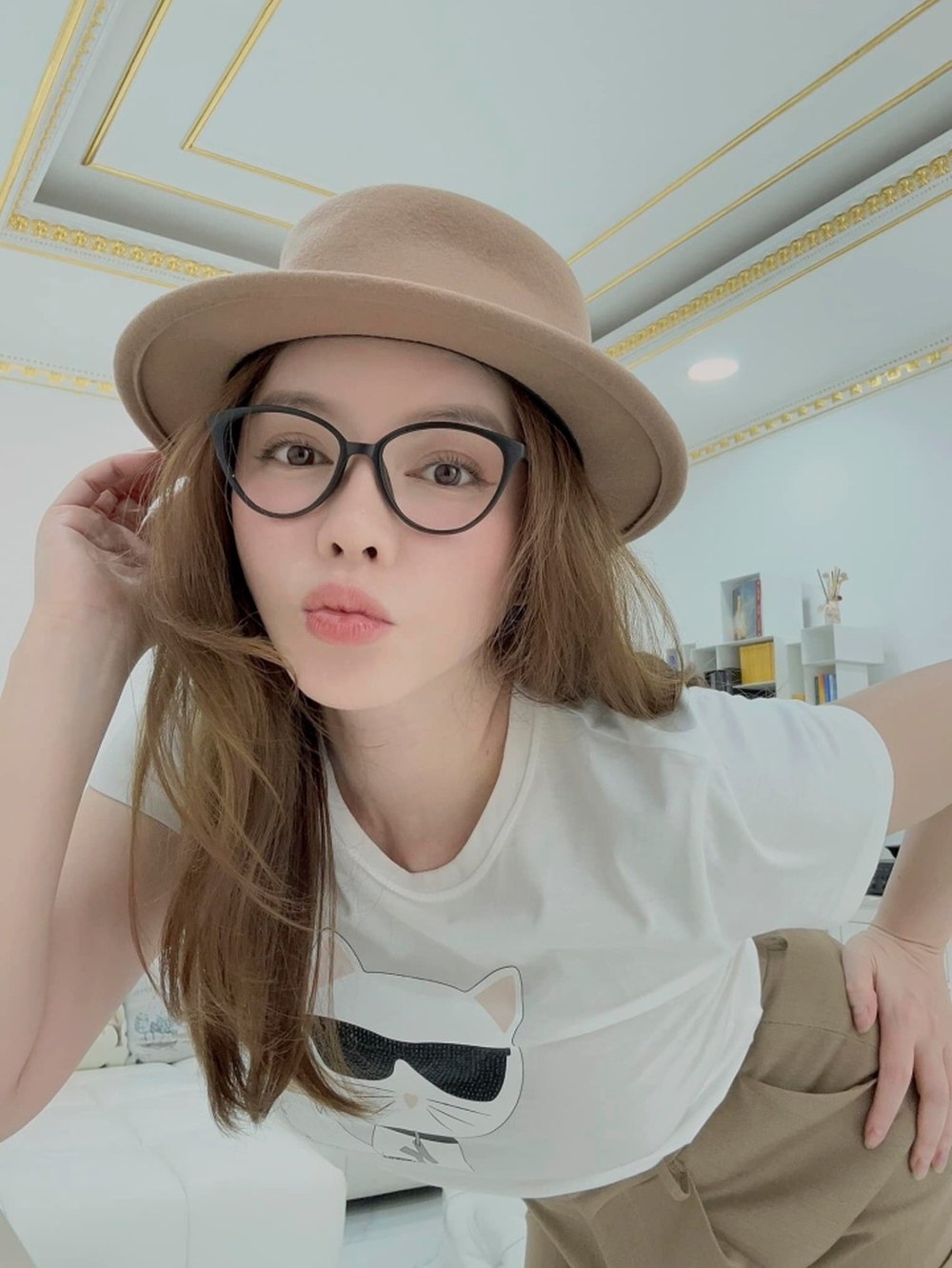 Sao Việt 6/3: Hoa hậu Hà Kiều Anh tự hào khoe 2 con xinh xắn, giỏi giang - Ảnh 5.