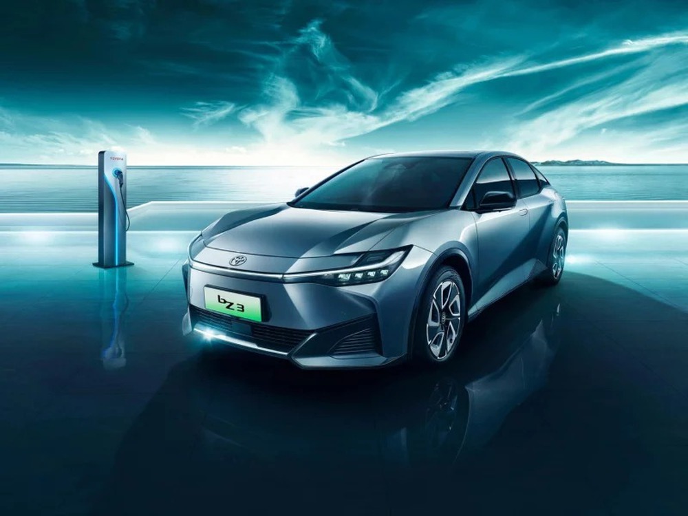 Xuất xưởng sedan điện đầu tiên của Toyota: Made in China, giá quy đổi 650 triệu đồng, không mất tiền sạc - Ảnh 3.