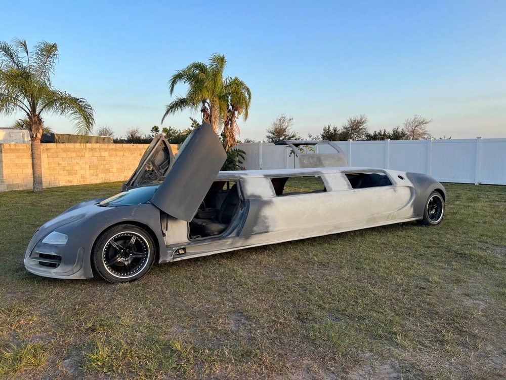 Bằng tiền mua Civic, bạn có thể sắm được chiếc limousine 3 khoang y hệt Bugatti Veyron cho giới siêu giàu - Ảnh 1.