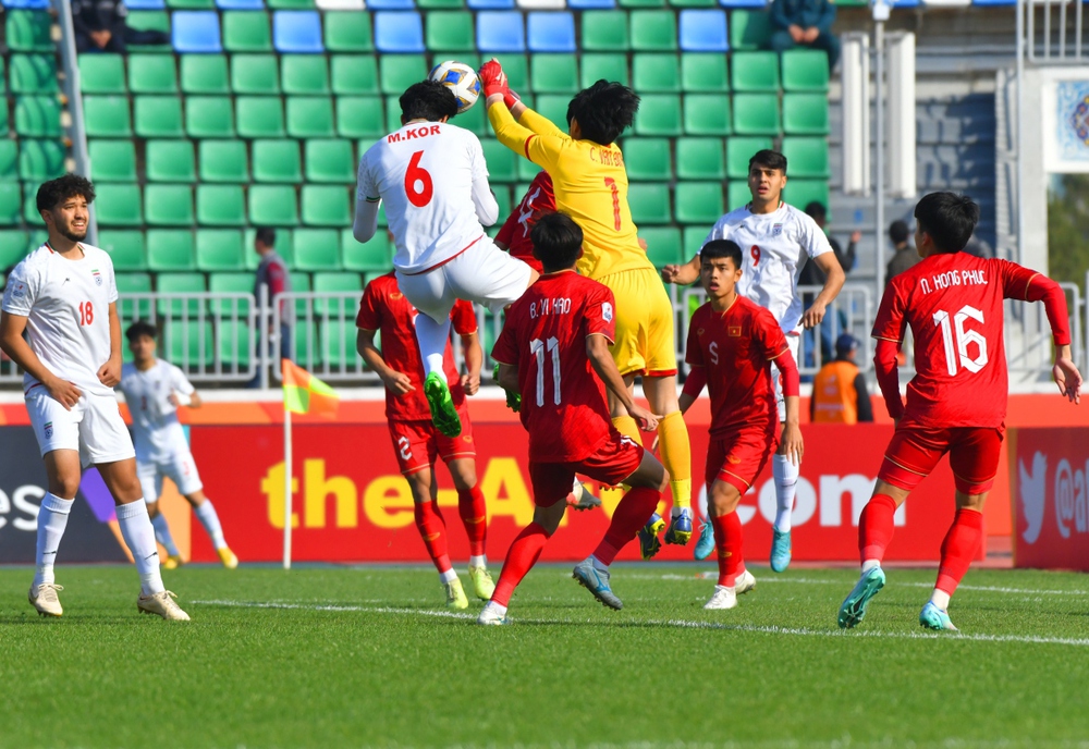 TRỰC TIẾP U20 Việt Nam 1 - 2 U20 Iran: Thử thách cực đại - Ảnh 1.