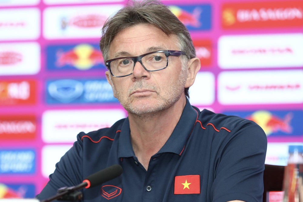 HLV Troussier: “6-7 cầu thủ U20 Việt Nam đủ sức lên ĐTQG để đá vòng loại World Cup 2026” - Ảnh 6.