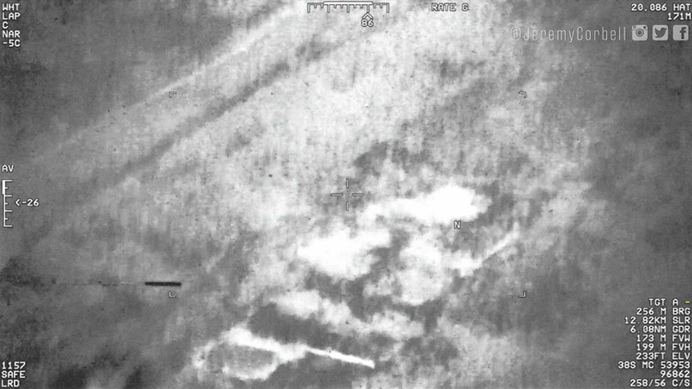 UAV Mỹ ghi lại hình ảnh UFO trên bầu trời Iraq - Ảnh 1.