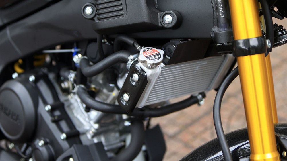 Thế giới 2 bánh: 10 điều cần biết về Yamaha XS155R so với đối thủ Honda CB150R Streetster - Ảnh 5.