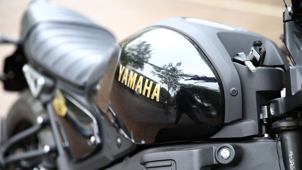 Thế giới 2 bánh: 10 điều cần biết về Yamaha XS155R so với đối thủ Honda CB150R Streetster - Ảnh 3.