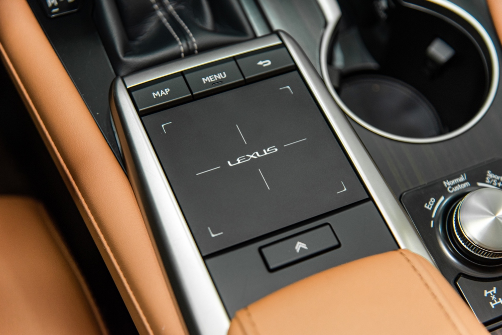 Lexus giữ giá không phải hư danh: Đã lăn bánh 13.000 km, nhưng giá của chiếc RX này vẫn cao hơn xe đời mới - Ảnh 15.