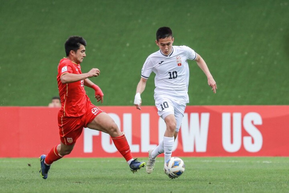 Trực tiếp bóng đá U20 Trung Quốc 0-0 U20 Kyrgyzstan: Thế trận cân bằng - Ảnh 1.