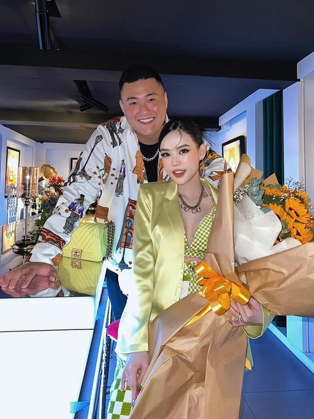 Vô tư cho người lạ số điện thoại, cô gái không ngờ gặp được “phú nhị đại” và có cuộc sống hôn nhân vạn người mơ