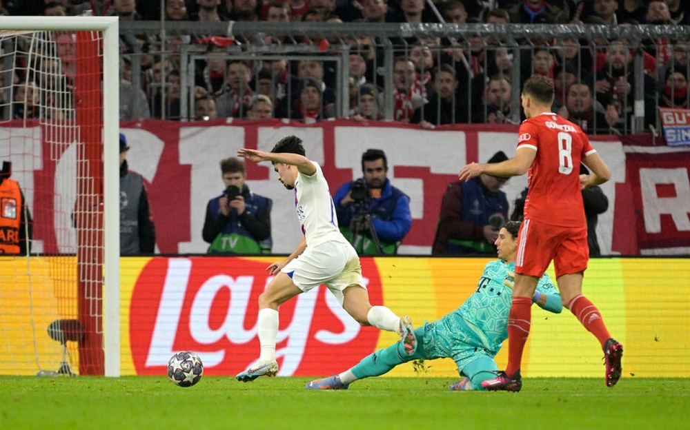 Thủ môn sai có đồng đội sửa, Bayern Munich thoát bàn thua khó tin trước PSG - Ảnh 1.