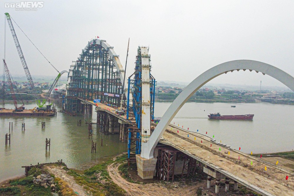 Ngắm cầu vòm thép cao nhất Việt Nam trên sông Đuống sắp đi vào hoạt động - Ảnh 8.