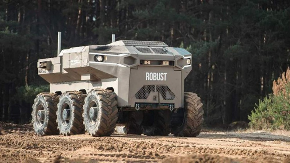 Lần đầu thử nghiệm robot vận tải hạng nặng để tham chiến - Ảnh 1.