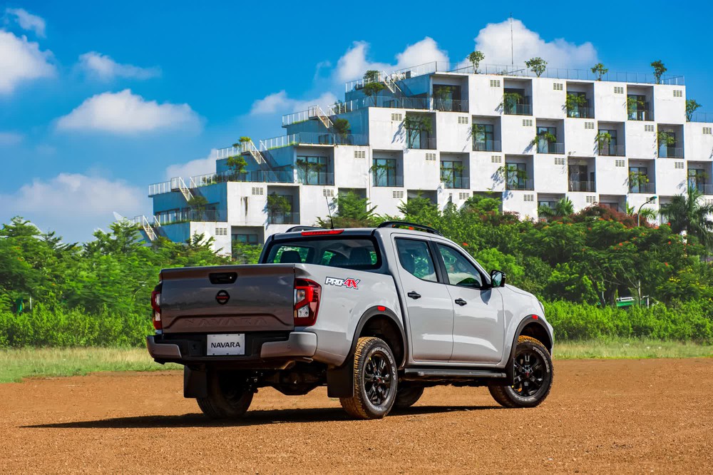 Nissan Navara giảm sâu chưa từng thấy: Giá thấp nhất chỉ còn 634 triệu đồng, gồng mình đấu Ford Ranger - Ảnh 7. Nissan Navara giảm sâu chưa từng thấy: Giá thấp nhất chỉ còn 634 triệu đồng, gồng mình đấu Ford Ranger - Ảnh 7.