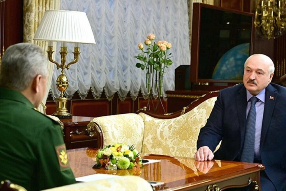 Tổng thống Lukashenko đề nghị Nga bảo vệ Belarus như lãnh thổ của mình - Ảnh 1.