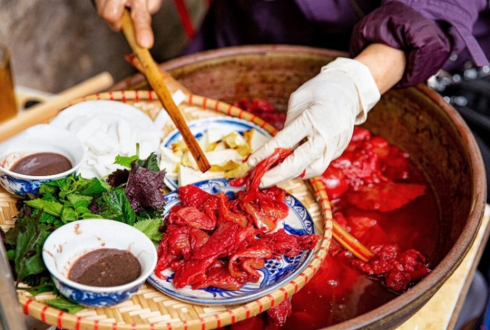 Khách Tây thưởng thức sashimi Việt Nam rồi trầm trồ nhận xét: Nó thực sự ngon, quá ngon! - Ảnh 4.