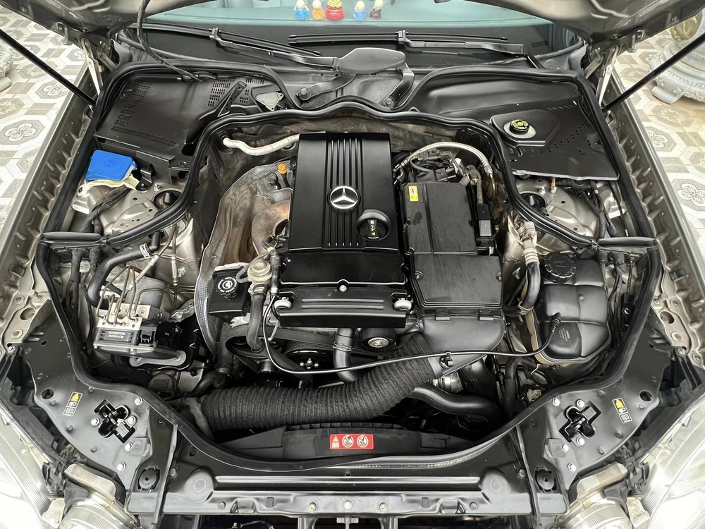 Mercedes E200 15 tuổi được rao bán giá 275 triệu đồng, chủ xe tự tin quảng cáo chỉ cần đổ xăng là chạy - Ảnh 6.