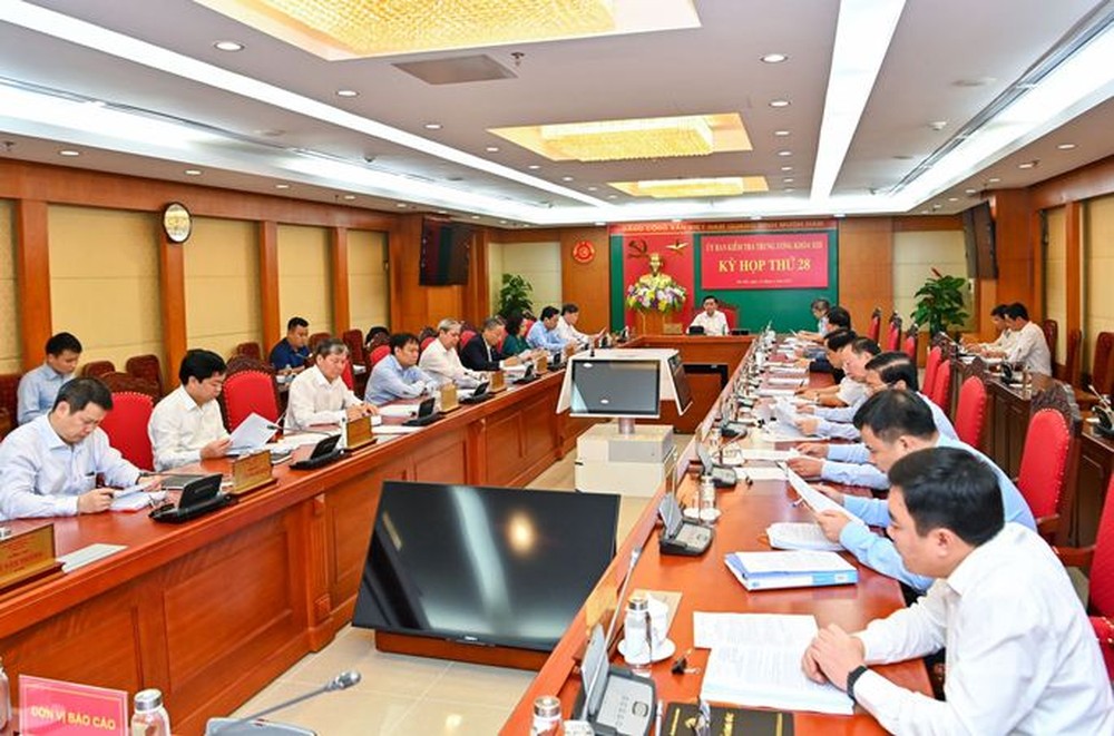 UBKT Trung ương đề nghị Bộ Chính trị, Ban Bí thư kỷ luật nhiều cán bộ Lào Cai, Lâm Đồng - Ảnh 1.