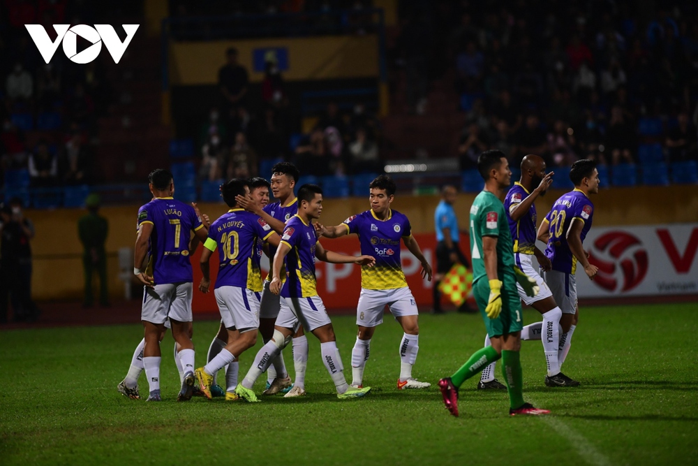 Trực tiếp Hà Nội FC 1-0 Hải Phòng FC: Văn Quyết mở tỷ số trên chấm phạt đền - Ảnh 3.