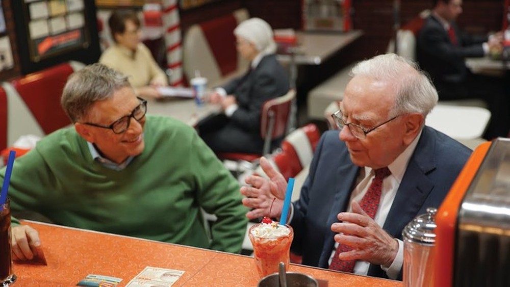 Uống 5 lon Coca mỗi ngày, nghiện đồ ăn nhanh, vì sao Buffett vẫn trông khoẻ mạnh ở tuổi 92? - Ảnh 3.
