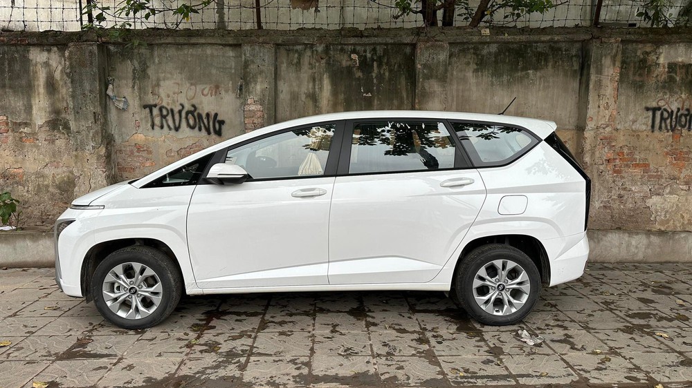 Vội mua Hyundai Stargazer bản rẻ nhất giảm gần 100 triệu đồng, chủ xe nói: Phải hy sinh nhiều thứ - Ảnh 4.