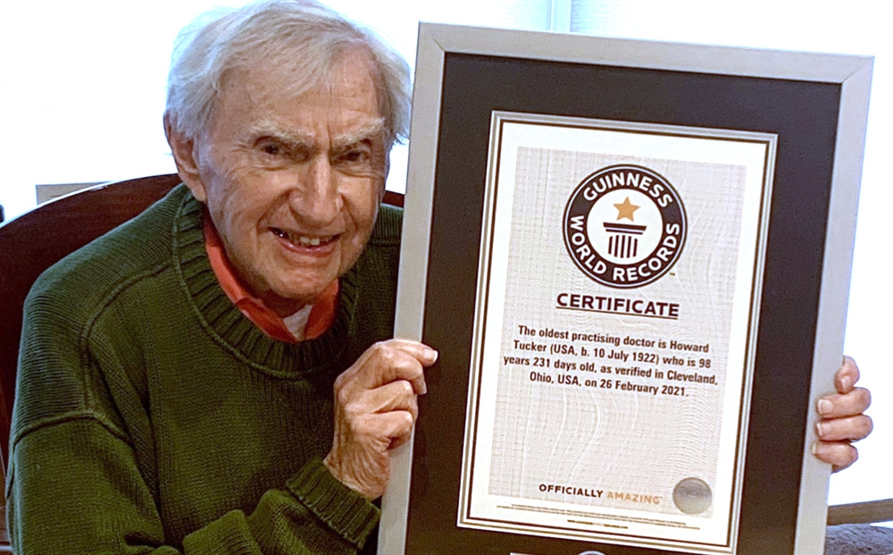 Bí quyết thọ 101 tuổi của vị bác sĩ đạt kỷ lục Guinness vì có thời gian hành nghề lâu nhất thế giới
