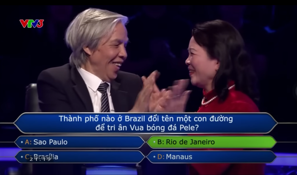 Chơi Ai là triệu phú, ông chú Hà Nam nhờ vợ trợ giúp câu hỏi về Vua bóng đá Pele: Tôi quyết không nghe Tào Tháo! - Ảnh 3.