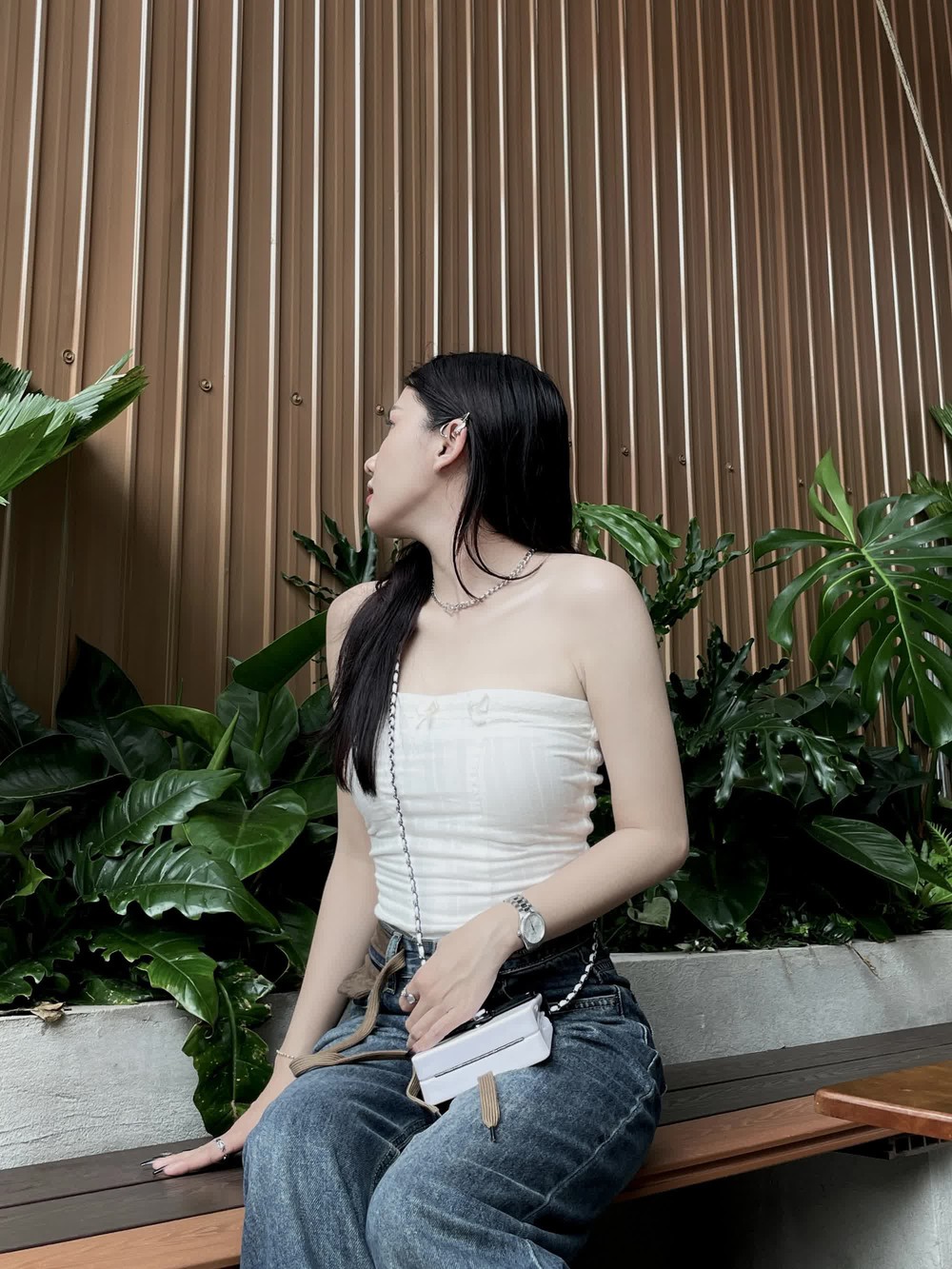 Cô giáo tiểu học hot nhất TikTok vì vừa xinh vừa mặc đẹp, đáp trả thông minh khi bị hỏi “suốt ngày lo váy vóc chắc dạy chẳng ra gì”