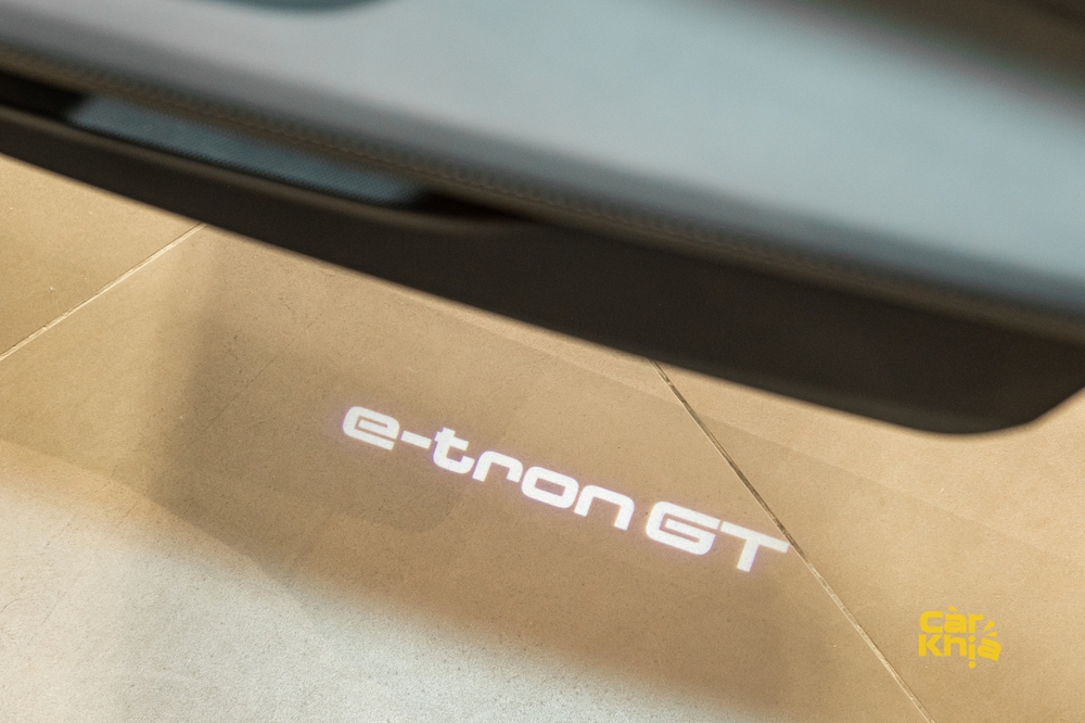 Audi RS e-tron GT giá 5,9 tỷ đồng tại Việt Nam: Sạc 5 phút đi 100km, đặt hàng 6 tháng mới có xe - Ảnh 17.