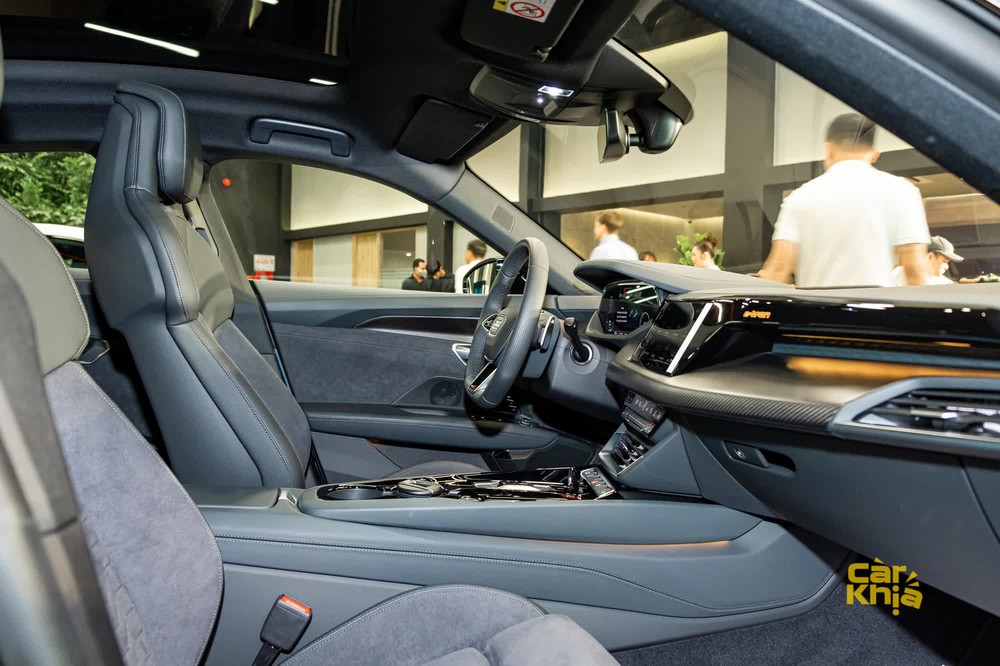 Audi RS e-tron GT giá 5,9 tỷ đồng tại Việt Nam: Sạc 5 phút đi 100km, đặt hàng 6 tháng mới có xe - Ảnh 25.