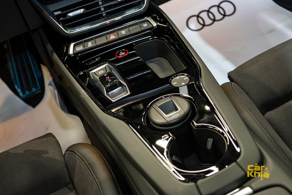 Audi RS e-tron GT giá 5,9 tỷ đồng tại Việt Nam: Sạc 5 phút đi 100km, đặt hàng 6 tháng mới có xe - Ảnh 24.