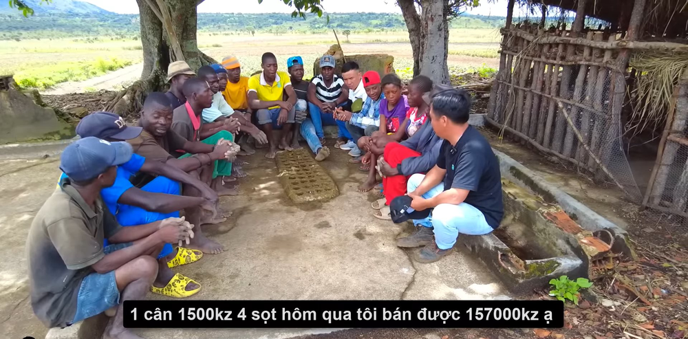 Một loại củ ở Việt Nam bán rẻ đầy chợ, team Quang Linh Vlogs trồng bán ở Angola cao gấp 5 lần - Ảnh 4.