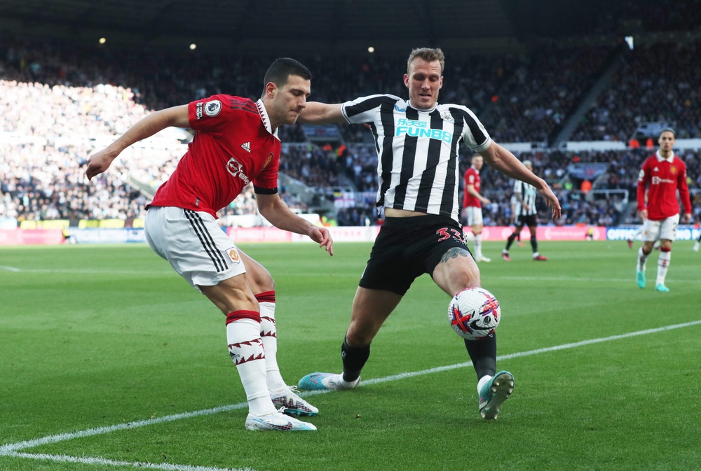 TRỰC TIẾP Newcastle 0 - 0 MU: Rashford đá chính - Ảnh 1.