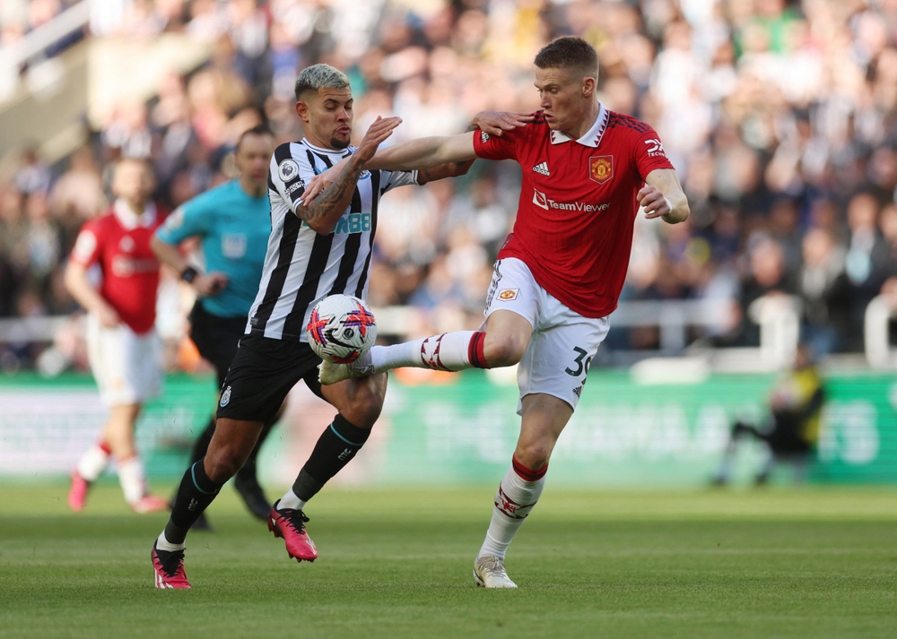 TRỰC TIẾP Newcastle 0 - 0 MU: Chích chòe phản công sắc nét - Ảnh 1.