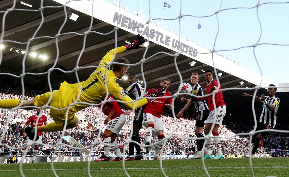 TRỰC TIẾP Newcastle 0 - 0 MU: Chích chòe phản công sắc nét - Ảnh 1.