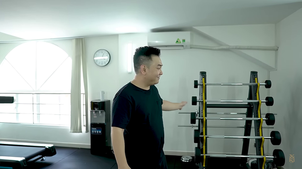 Biệt phủ tiền tỷ của Xemesis và Xoài Non: Quá rộng không thể ở hết, chi tiền đập thông 3 phòng chỉ để làm tủ quần áo cho vợ