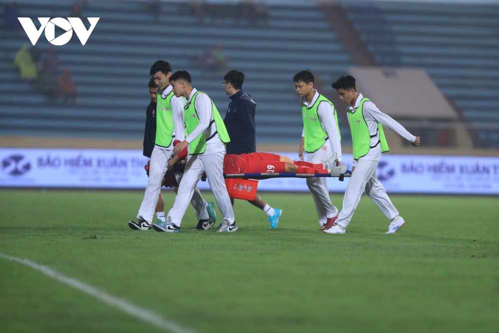 TRỰC TIẾP Nam Định 0 - 0 Hải Phòng FC: Đôi công quyết liệt, bàn thắng rất gần - Ảnh 1.