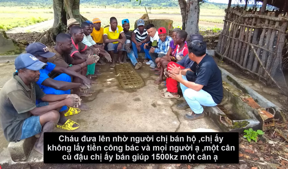 Một loại củ ở Việt Nam bán rẻ đầy chợ, team Quang Linh Vlogs trồng bán ở Angola cao gấp 5 lần - Ảnh 3.