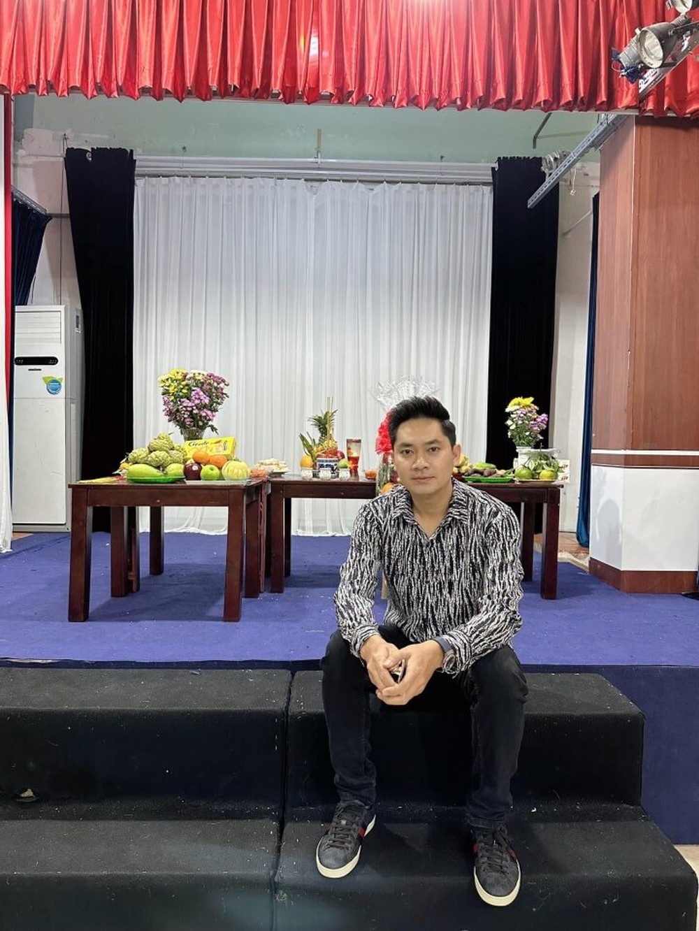 Sao Việt 2/4: Lý Hùng phong độ tuổi 54, Hồng Vân làm giỗ 4 năm cho Anh Vũ - Ảnh 3.