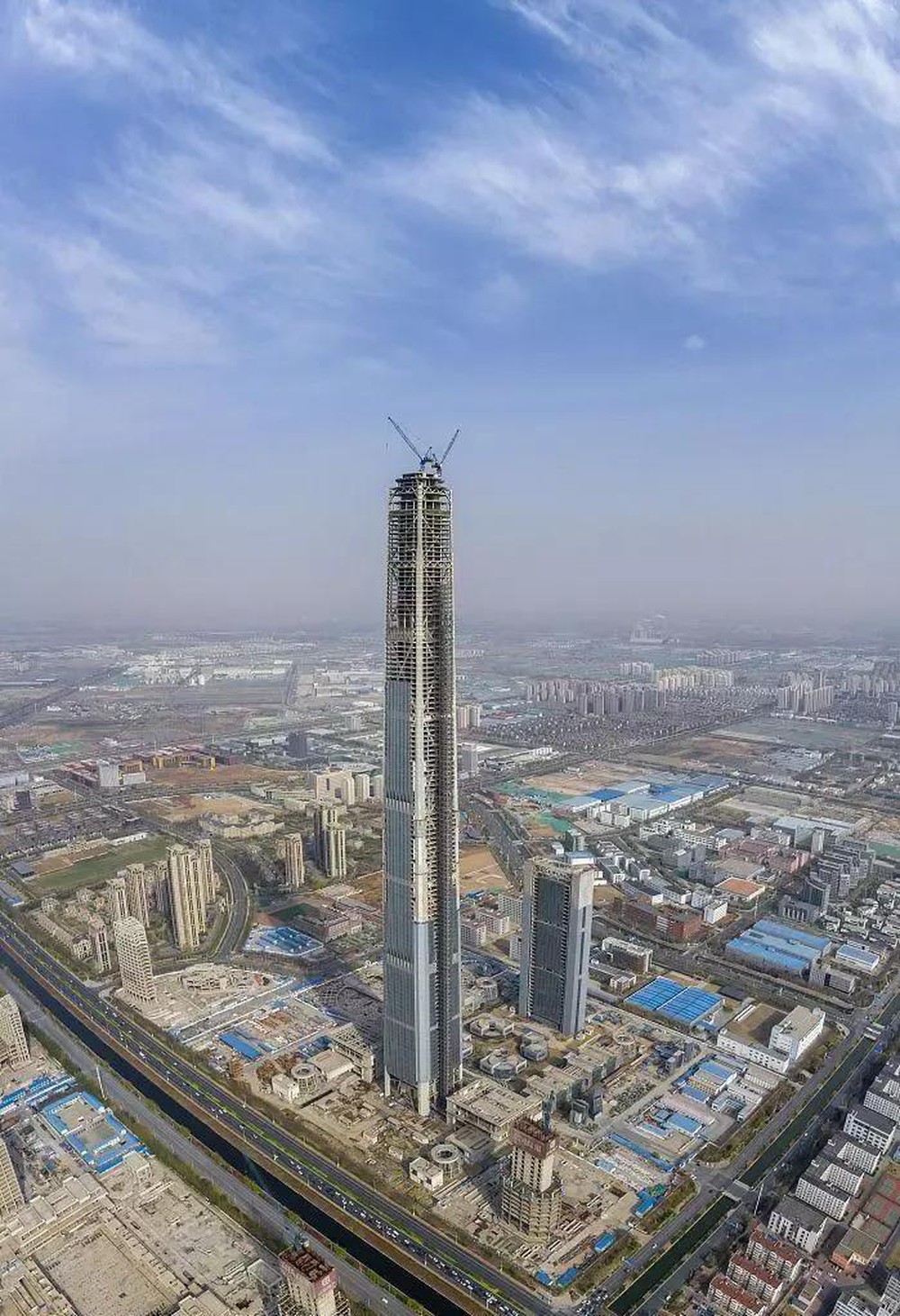 Được đầu tư 200 nghìn tỷ đồng, khởi công từ 2008, tòa nhà 117 tầng trở thành siêu dự án chết sừng sững vì nguyên nhân bất ngờ - Ảnh 6.