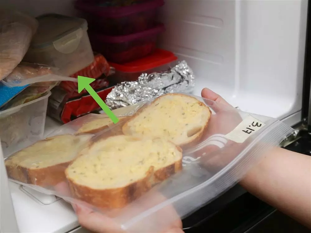 5 thực phẩm không nên để trong tủ lạnh vì vừa mất ngon vừa dễ thành ổ vi khuẩn - Ảnh 1.