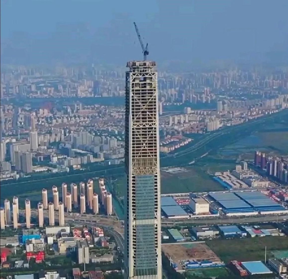 Được đầu tư 200 nghìn tỷ đồng, khởi công từ 2008, tòa nhà 117 tầng trở thành siêu dự án chết sừng sững vì nguyên nhân bất ngờ - Ảnh 4.