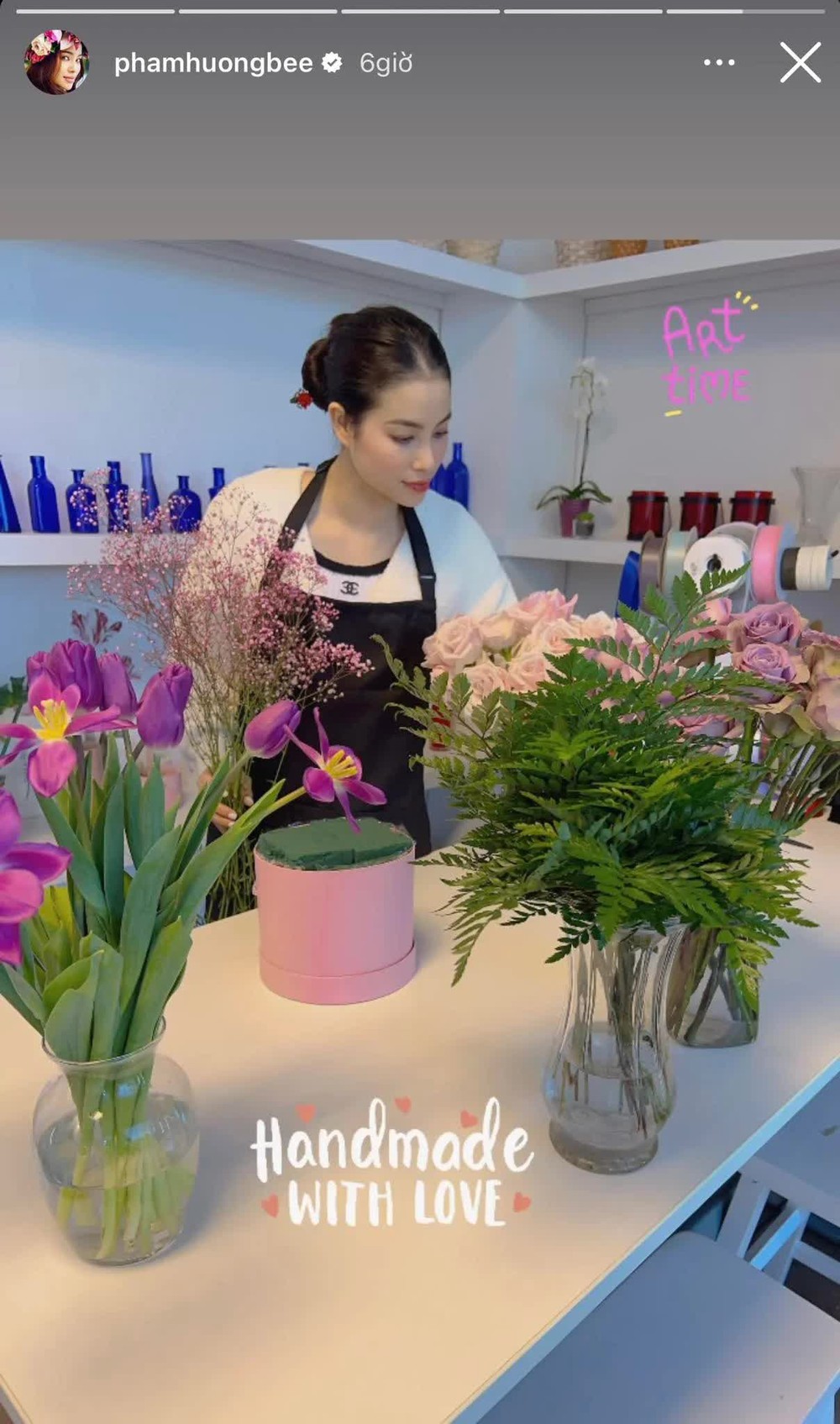 Công việc hiện tại của Phạm Hương trên đất Mỹ: Làm vợ, làm mẹ và làm bà chủ shop hoa tươi - Ảnh 3.
