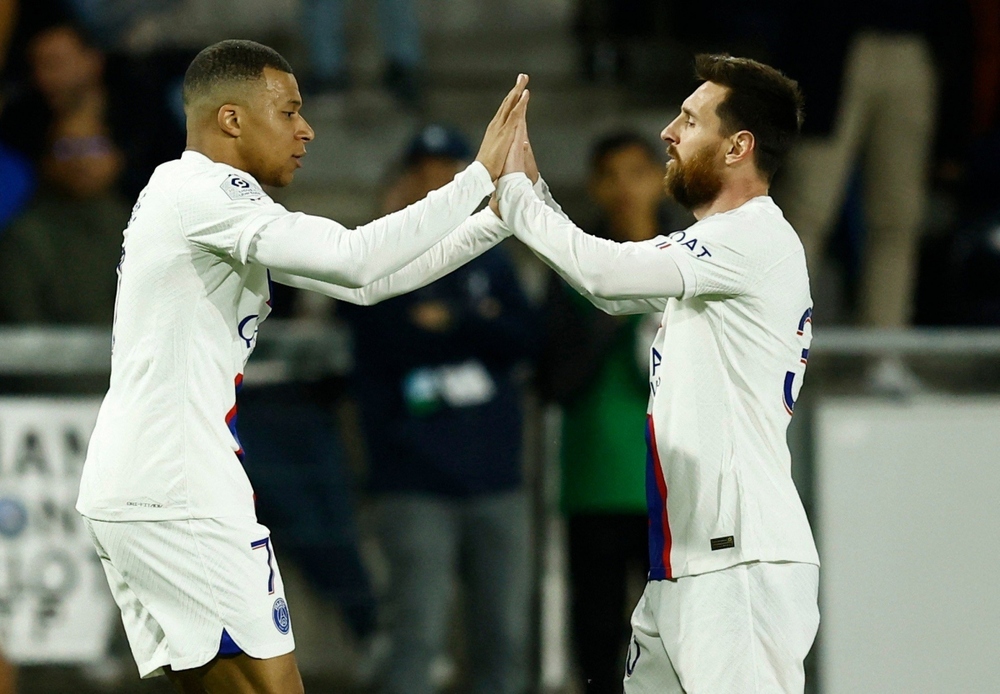 Kết quả bóng đá hôm nay 22/4: Messi và Mbappe giúp PSG thắng hú vía Angers - Ảnh 1.