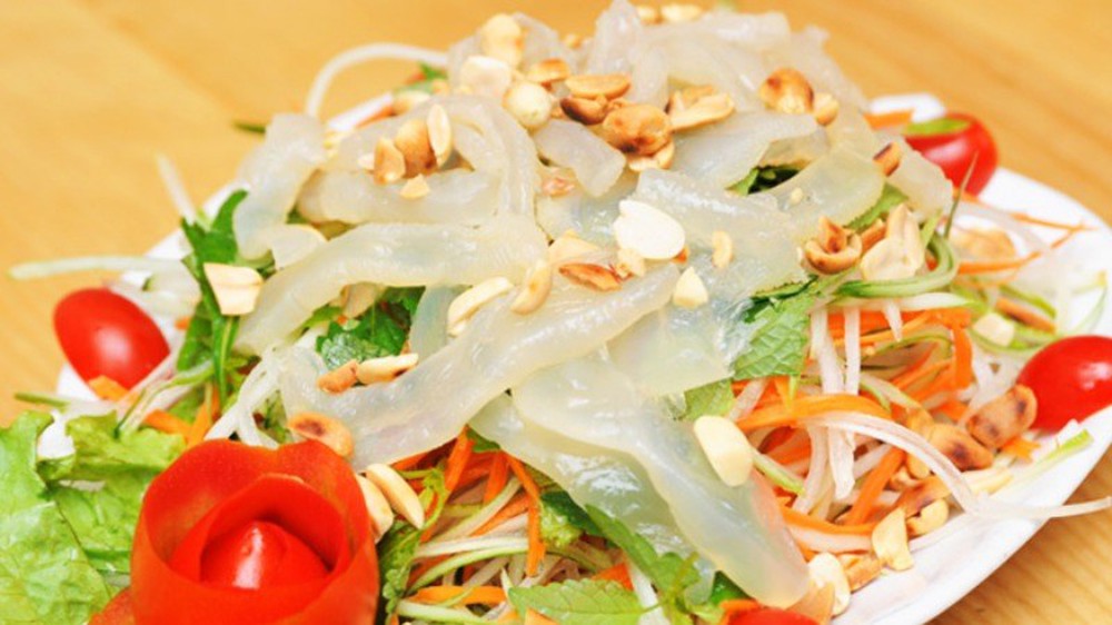 Đánh bắt “vàng trắng”, chế biến các món giải nhiệt ngày hè