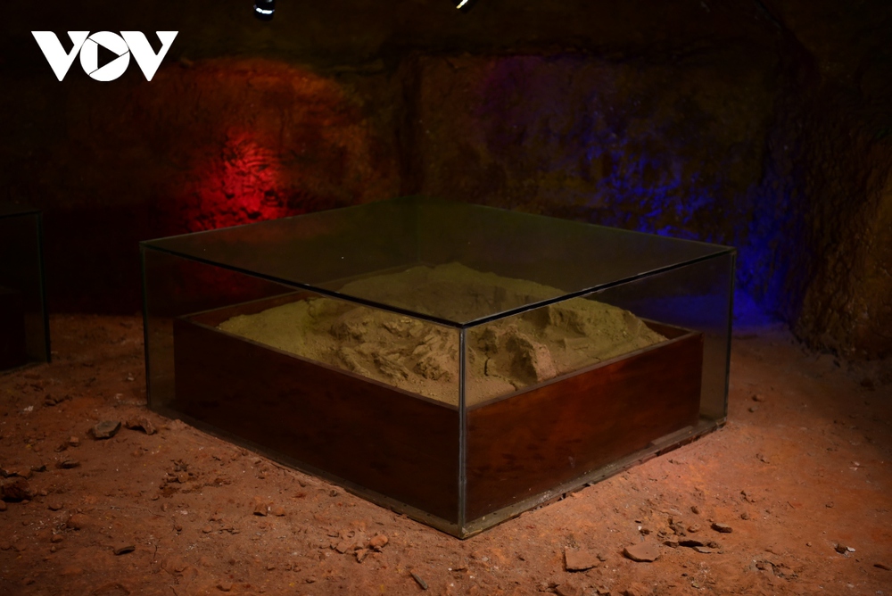 Độc đáo 2 ngôi mộ cổ hàng nghìn năm tuổi được trưng bày tại Bảo tàng Hùng Vương - Ảnh 4.