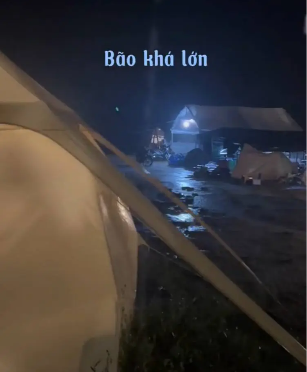 Tranh cãi chuyện mua tour cắm trại hồ Dầu Tiếng với giá 650k/người trong ngày mưa bão - Ảnh 2.