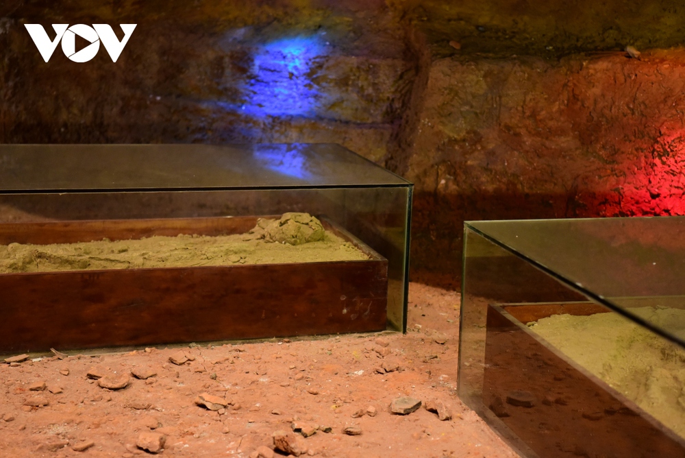 Độc đáo 2 ngôi mộ cổ hàng nghìn năm tuổi được trưng bày tại Bảo tàng Hùng Vương - Ảnh 2.