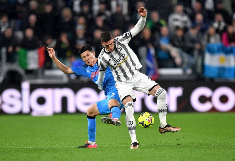 Kết quả bóng đá 24/4: Juventus thua Napoli ở phút bù giờ nghiệt ngã - Ảnh 1.