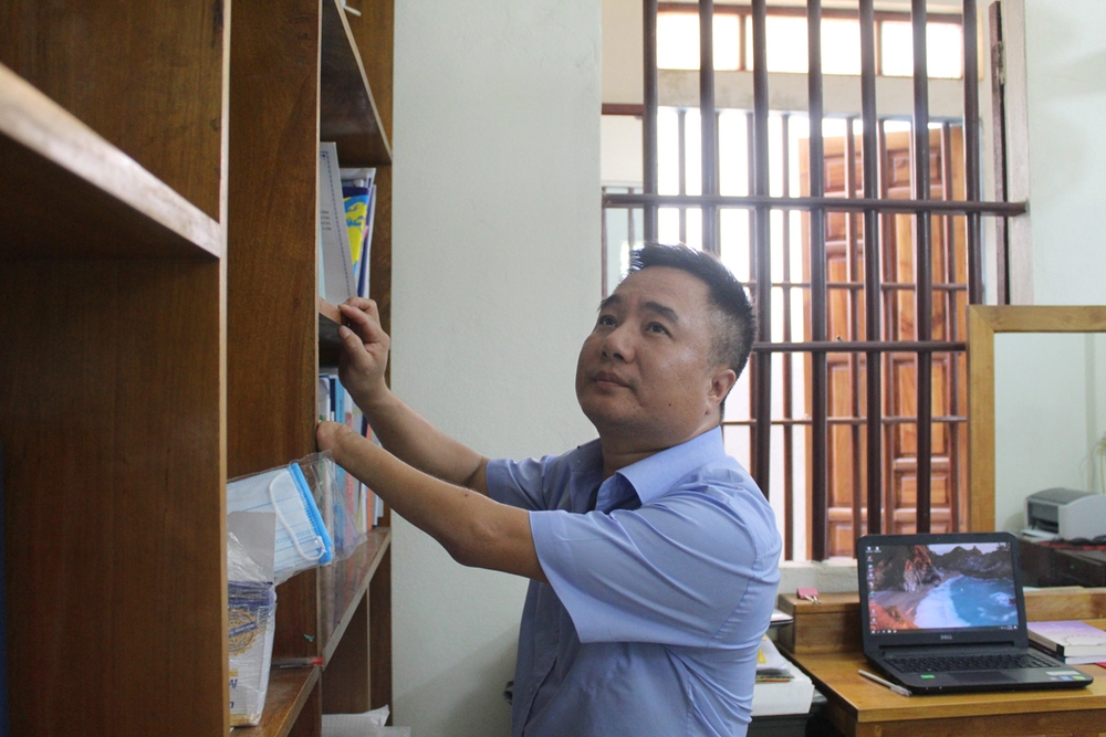Thầy giáo không bàn chân gần 30 năm vẫn miệt mài đạp xe đi dạy học