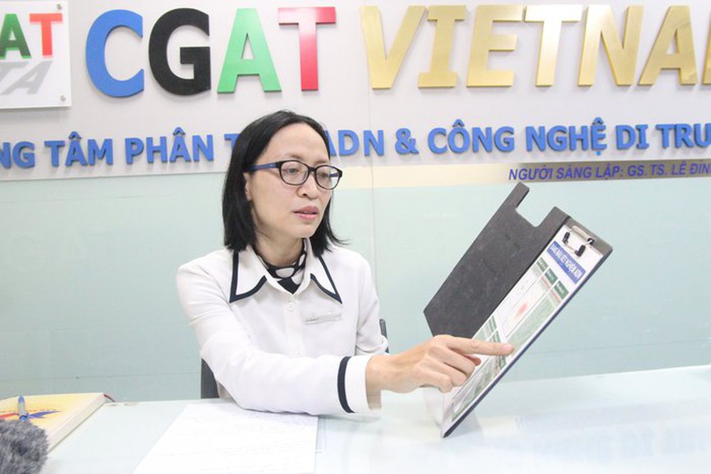 Chiều theo ý mẹ người đàn ông đưa 2 con đi xét nghiệm ADN, nhìn kết quả chỉ biết ôm mặt khóc